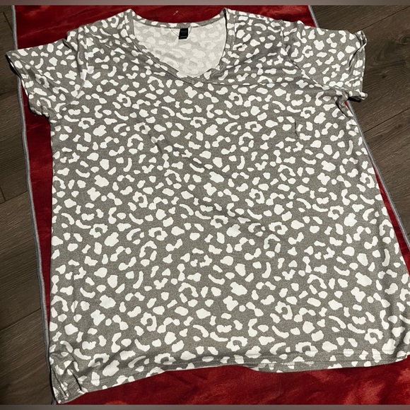 3 piece women’s pajama set. NWOT never worn XL White/gray leopard print - Picture 5 of 16